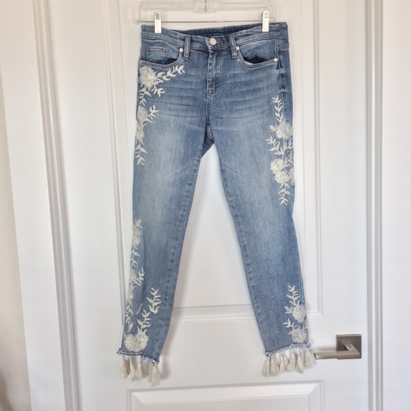 Blanknyc Embroidered Tassel-Hem Jeans Waist 29” - Picture 2 of 12